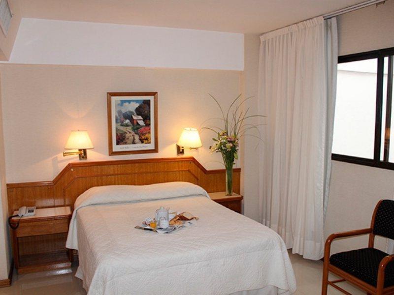 Hotel Cuatro Reyes Buenos Aires Exterior photo
